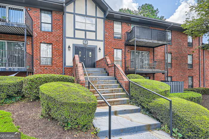 photo 2: 6851 Roswell Road Unit O-33, Sandy Springs GA 30328