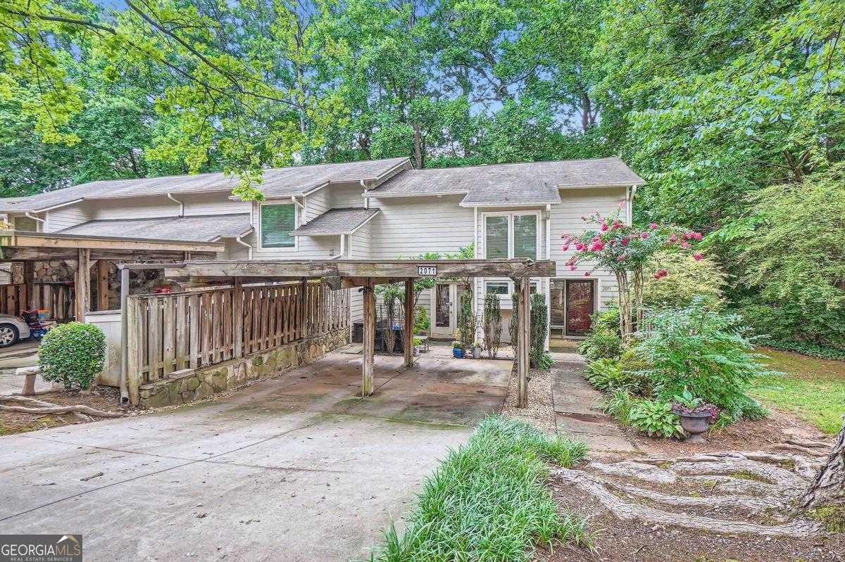 photo 2: 2071 Clairmeade Valley Road NE, Atlanta GA 30329