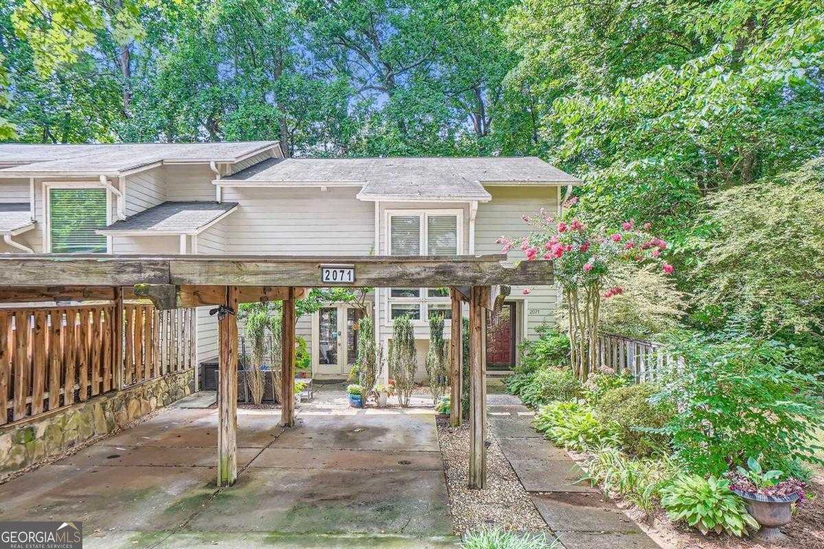 photo 3: 2071 Clairmeade Valley Road NE, Atlanta GA 30329