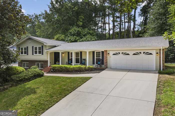 photo 1: 2661 Overlook Drive NE, Atlanta GA 30345