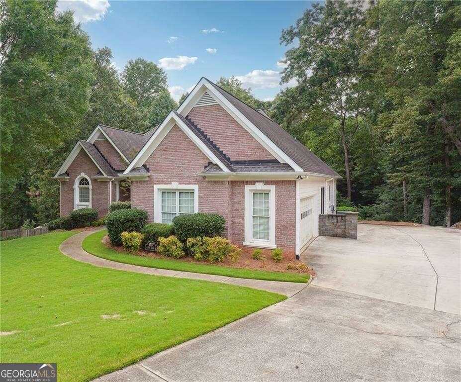 photo 2: 5517 ELDERS RIDGE Drive, Flowery Branch GA 30542