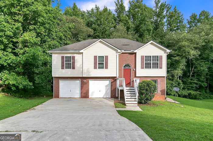 photo 1: 2284 Bear Mountain Drive NE, Conyers GA 30013