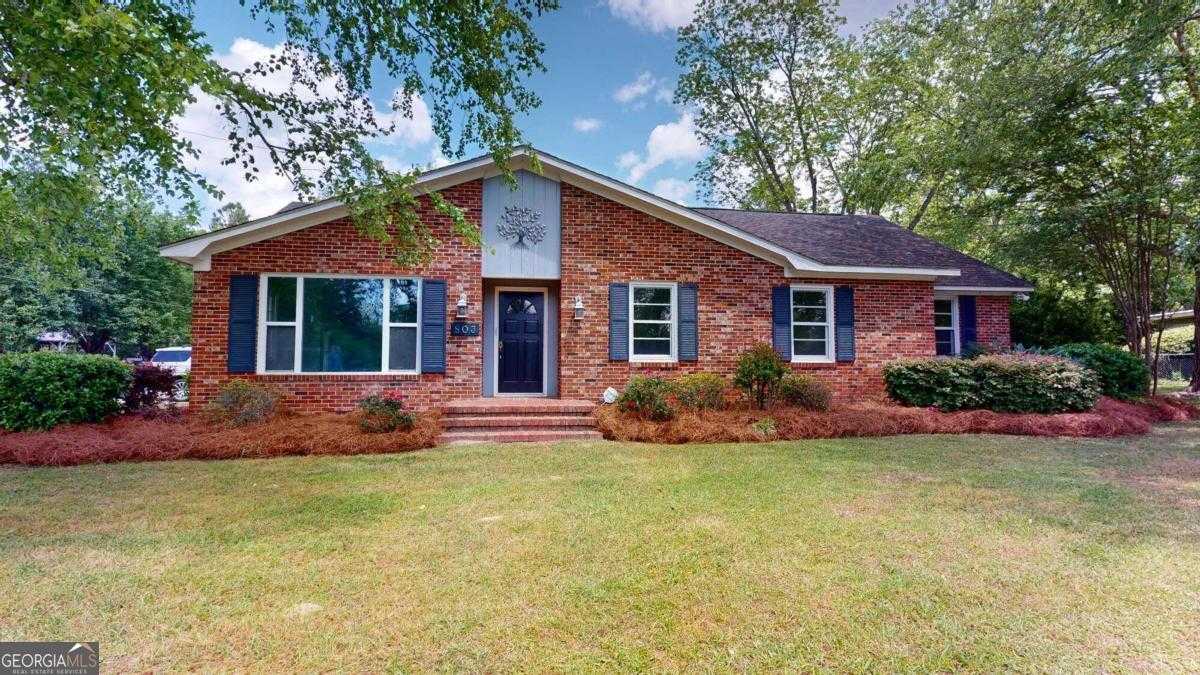 photo 1: 803 5th Avenue, Twin City GA 30471