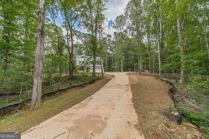 photo 2: 175 Stream Side Drive, Pendergrass GA 30567