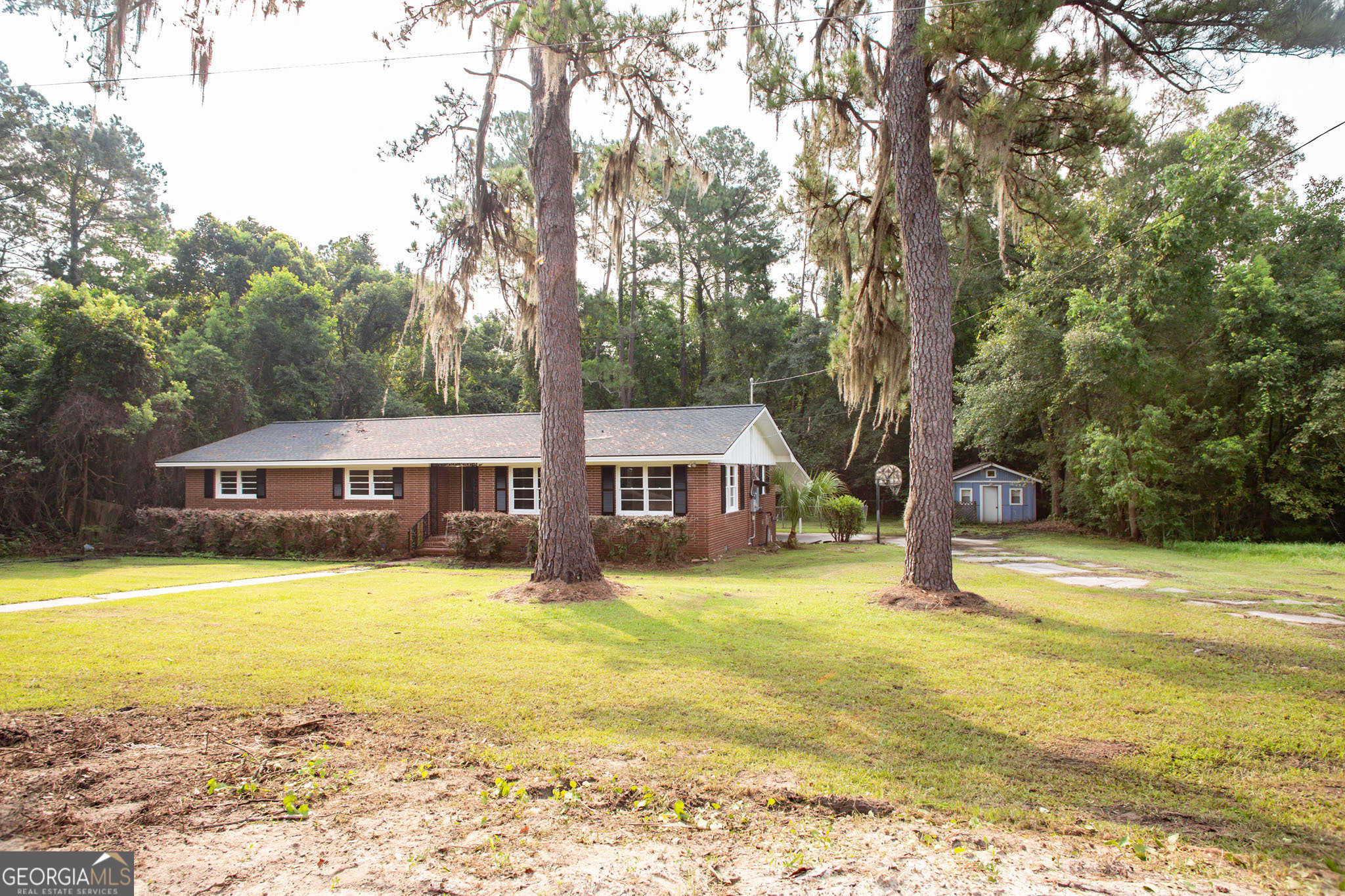 photo 1: 2204 Lakeview Drive, Waycross GA 31501