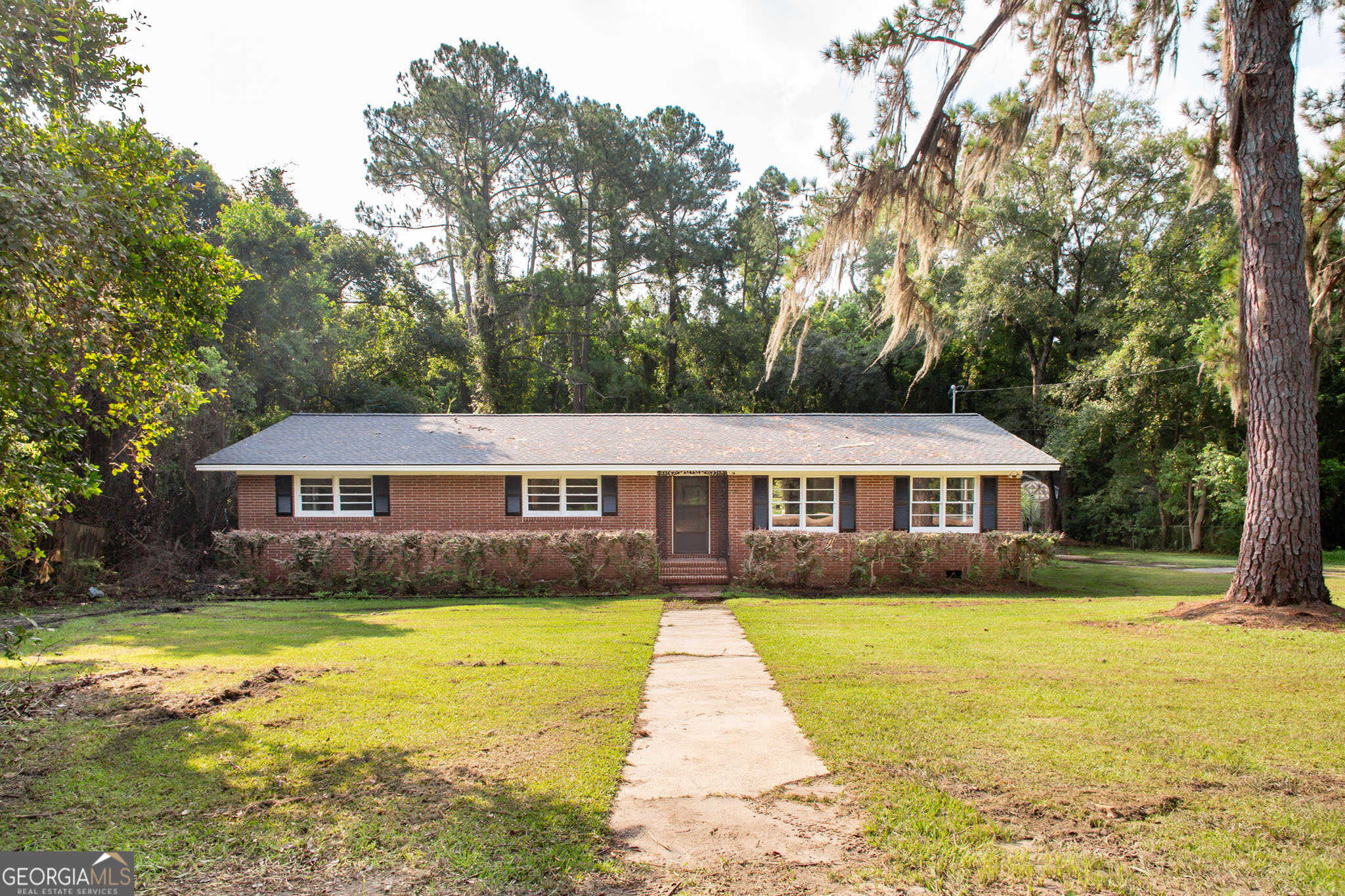 photo 2: 2204 Lakeview Drive, Waycross GA 31501