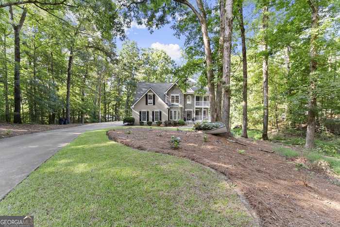 photo 2: 6421 Kettle Creek Way, Flowery Branch GA 30542