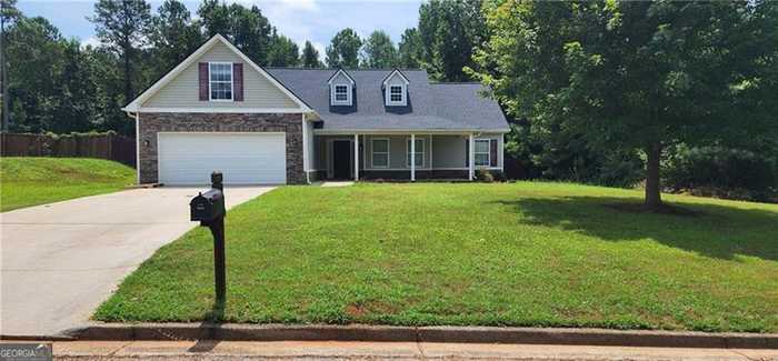 photo 1: 10 Oakbrook Lane, Covington GA 30016