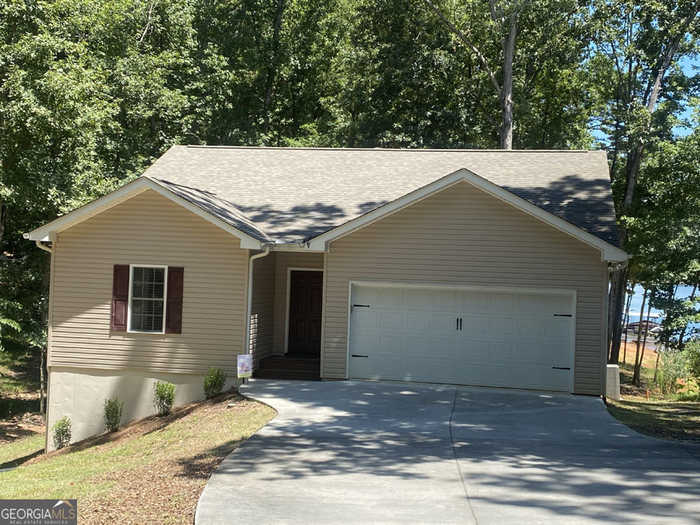 photo 1: 464 Greenleaf Drive, Lavonia GA 30553