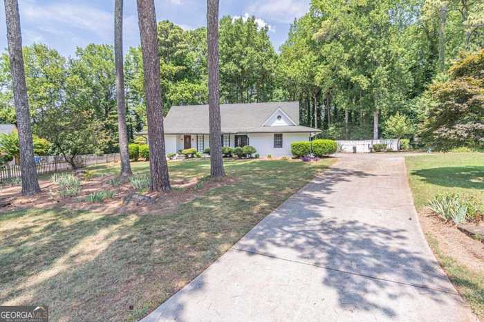 photo 2: 257 Regal Drive, Lawrenceville GA 30046