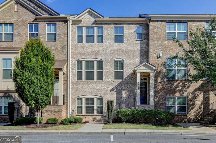 photo 1: 601 Sunset Park Drive, Suwanee GA 30024