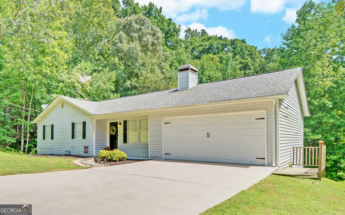 photo 1: 4052 Summit Chase, Gainesville GA 30506