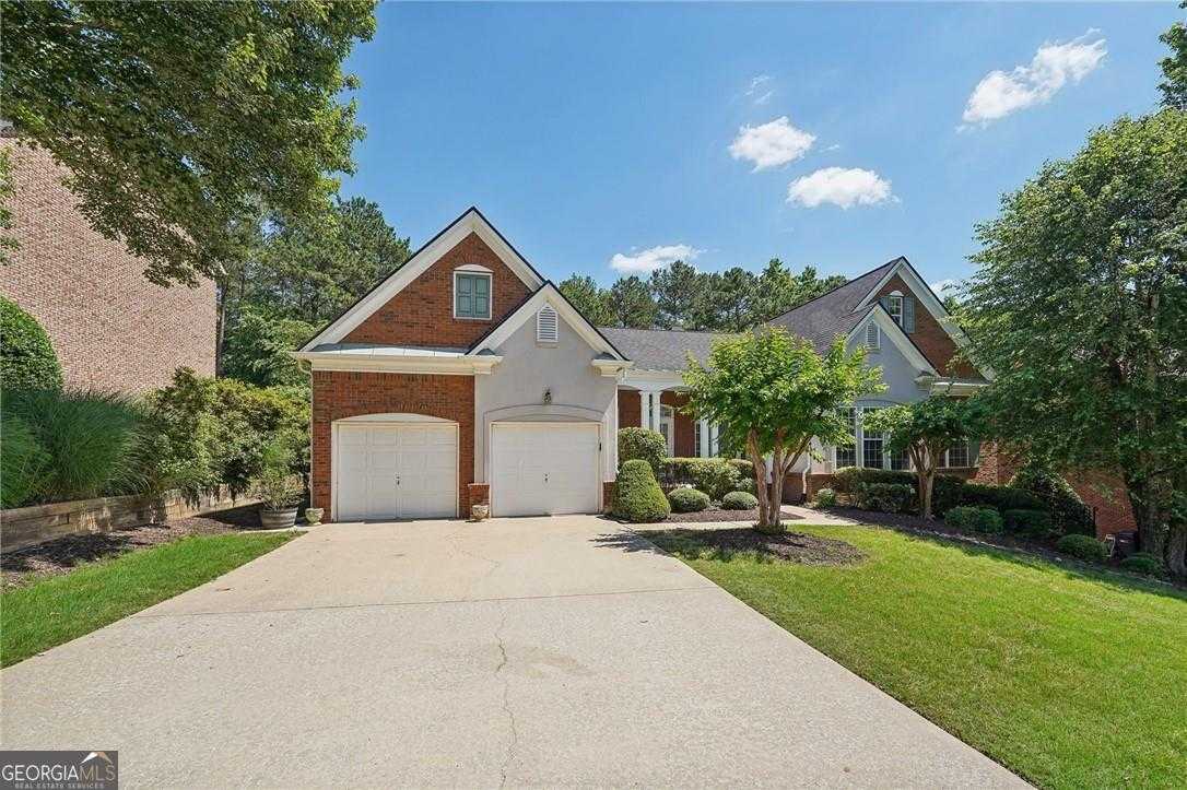 photo 1: 630 Birnamwood Drive, Suwanee GA 30024