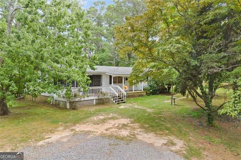 photo 1: 530 STELL Road, Woodstock GA 30188