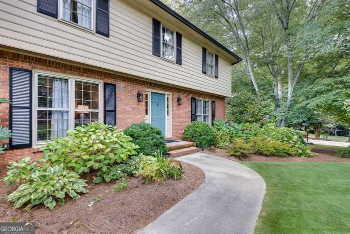 photo 2: 4057 Briarglade Way, Atlanta GA 30340