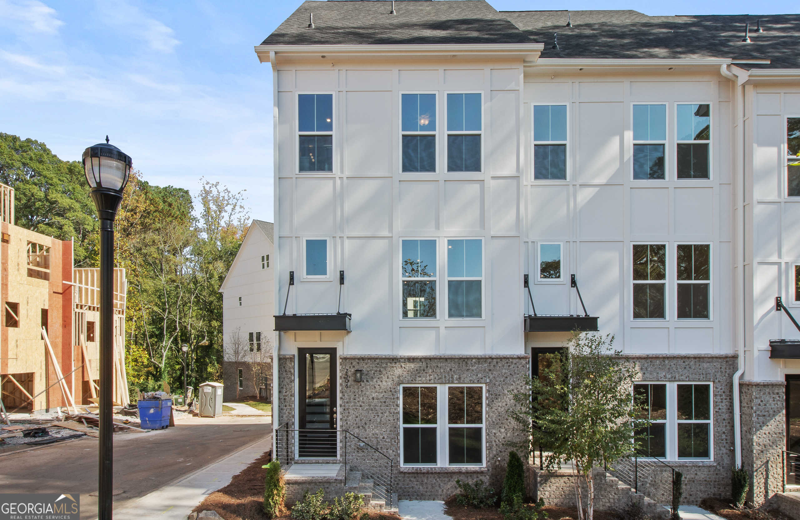 photo 2: 2506 Astaire Court, Atlanta GA 30318