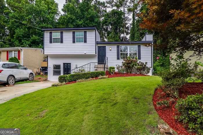 photo 2: 1406 Silver Lake Drive, Norcross GA 30093