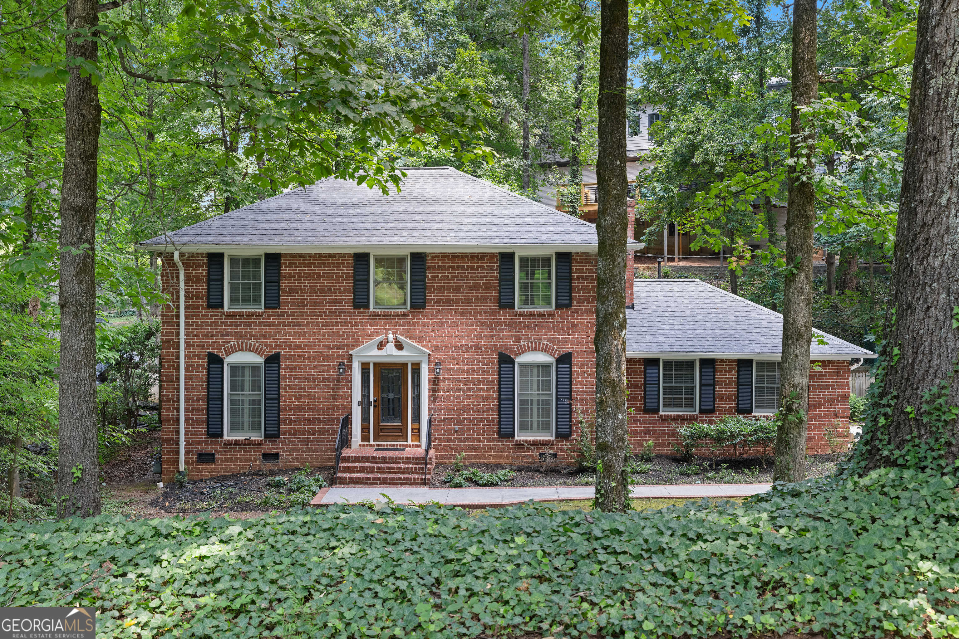 photo 1: 380 Castleridge Drive, Atlanta GA 30342