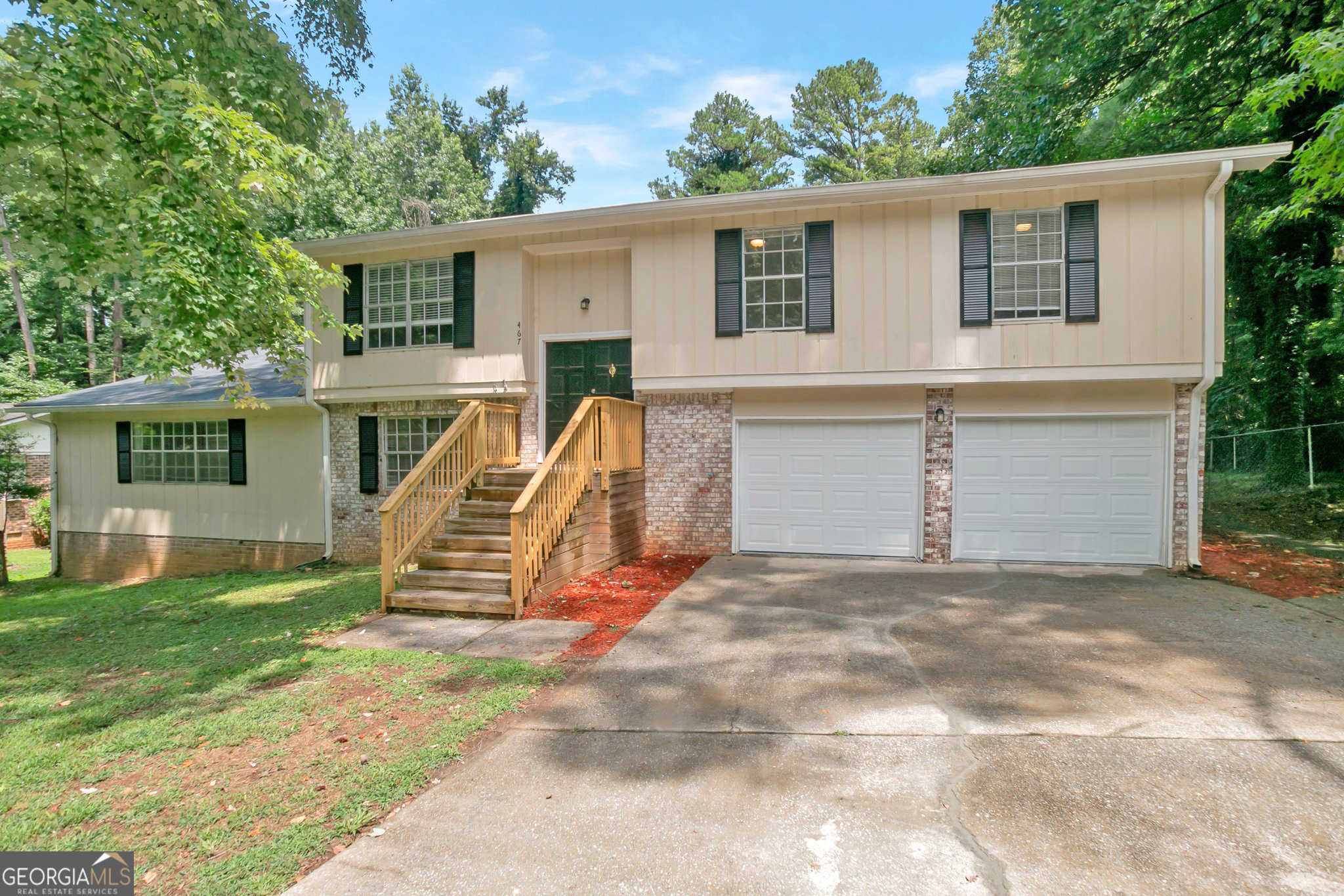 photo 2: 467 Pineburr Lane, Stone Mountain GA 30087