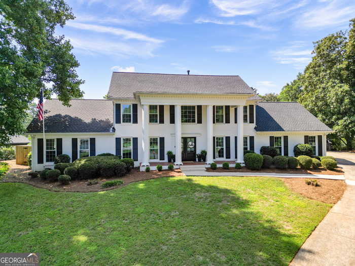 photo 1: 805 Saddle Hill Road, Roswell GA 30075