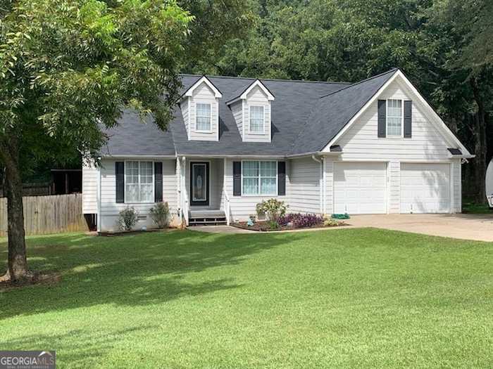 photo 2: 713 Bishop Woods Road, Bethlehem GA 30620