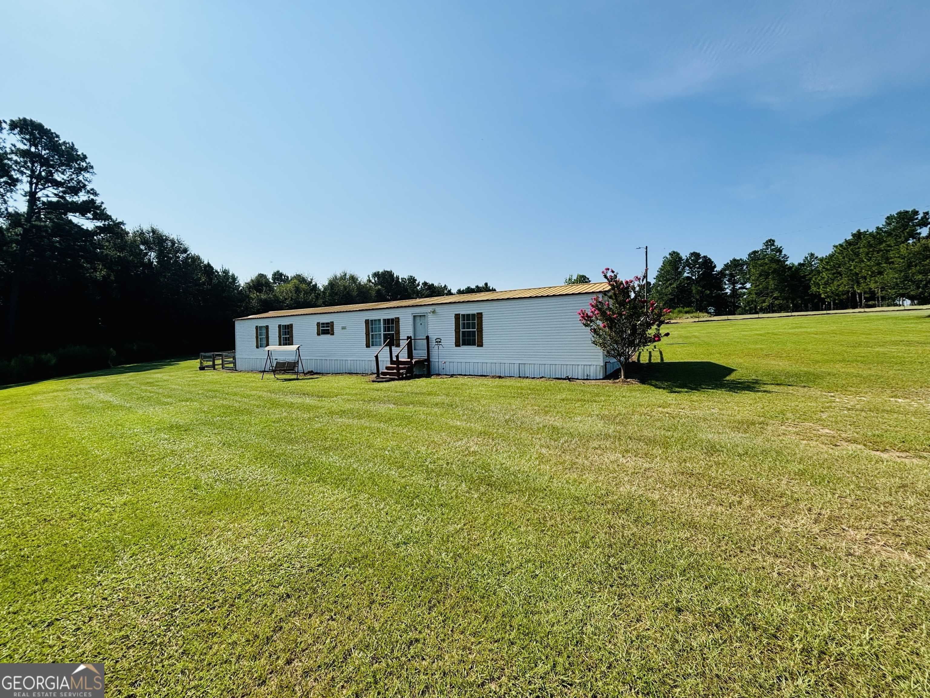 photo 1: 259 Whitewater Rd, Fitzgerald GA 31750