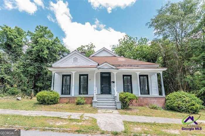 photo 1: 2147 Third Avenue, Macon GA 31204