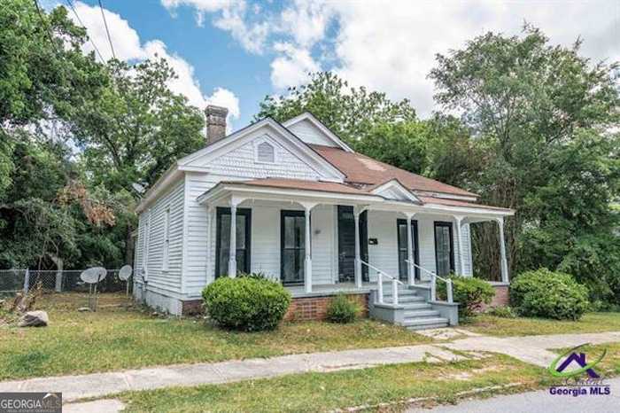 photo 2: 2147 Third Avenue, Macon GA 31204