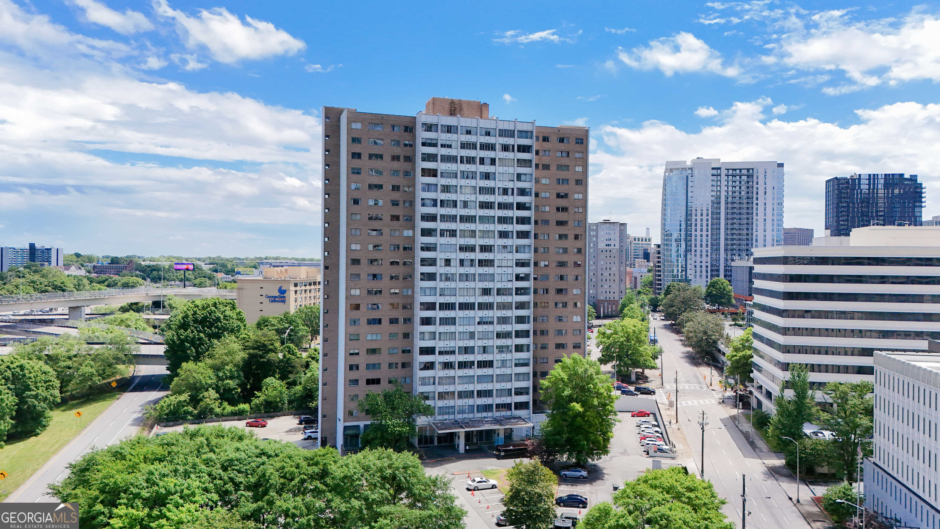 photo 2: 215 Piedmont Avenue NE Unit APT 307, Atlanta GA 30308