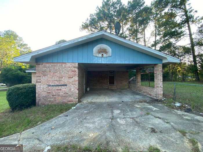 photo 2: 702 Victoria Circle, Dublin GA 31021