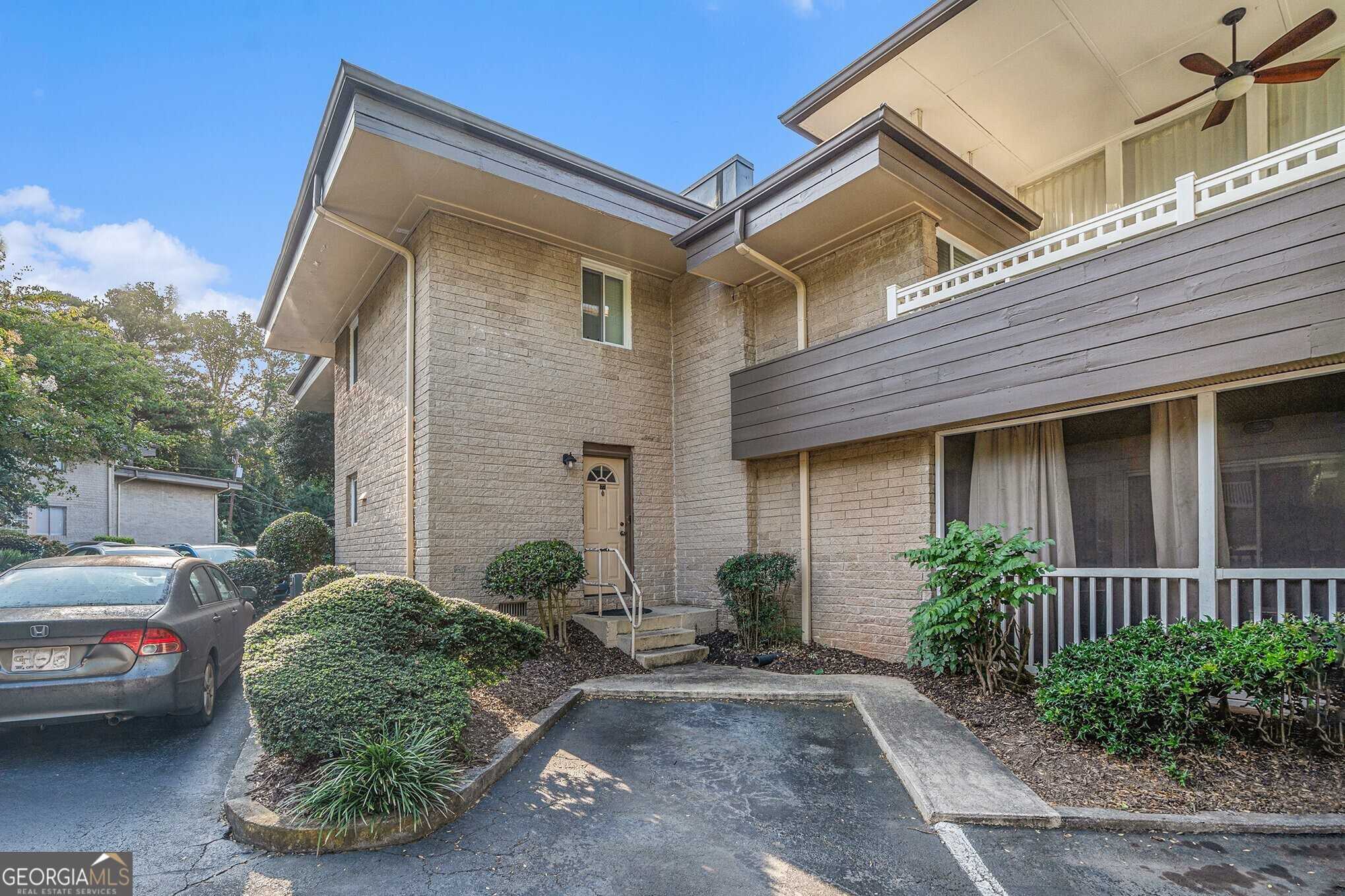 photo 1: 346 Carpenter Drive Unit 77, Sandy Springs GA 30328