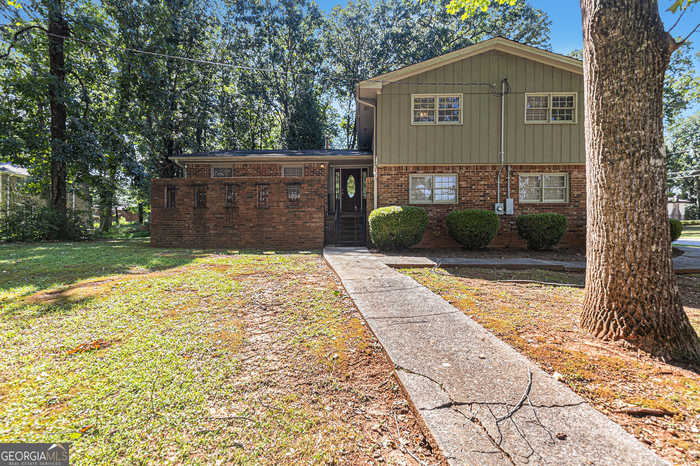 photo 1: 100 Chippewa Court, Riverdale GA 30296