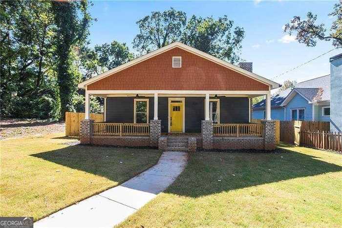 photo 1: 1070 Lucile Avenue SW, Atlanta GA 30310