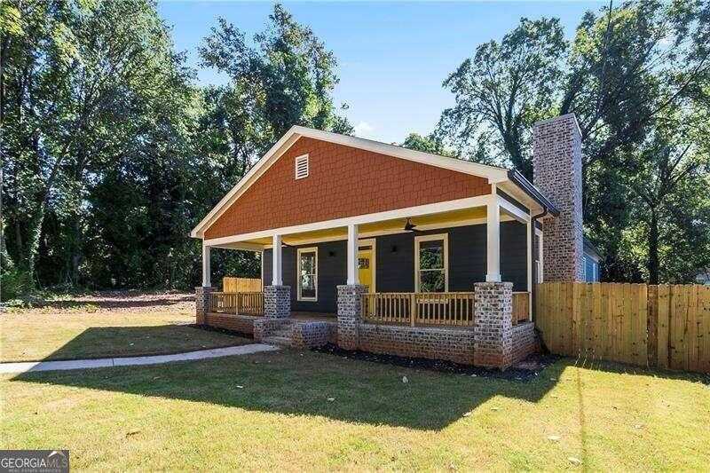 photo 2: 1070 Lucile Avenue SW, Atlanta GA 30310