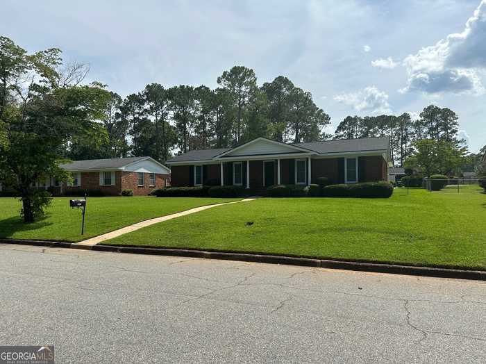 photo 2: 1817 Lakeridge Drive, Albany GA 31707