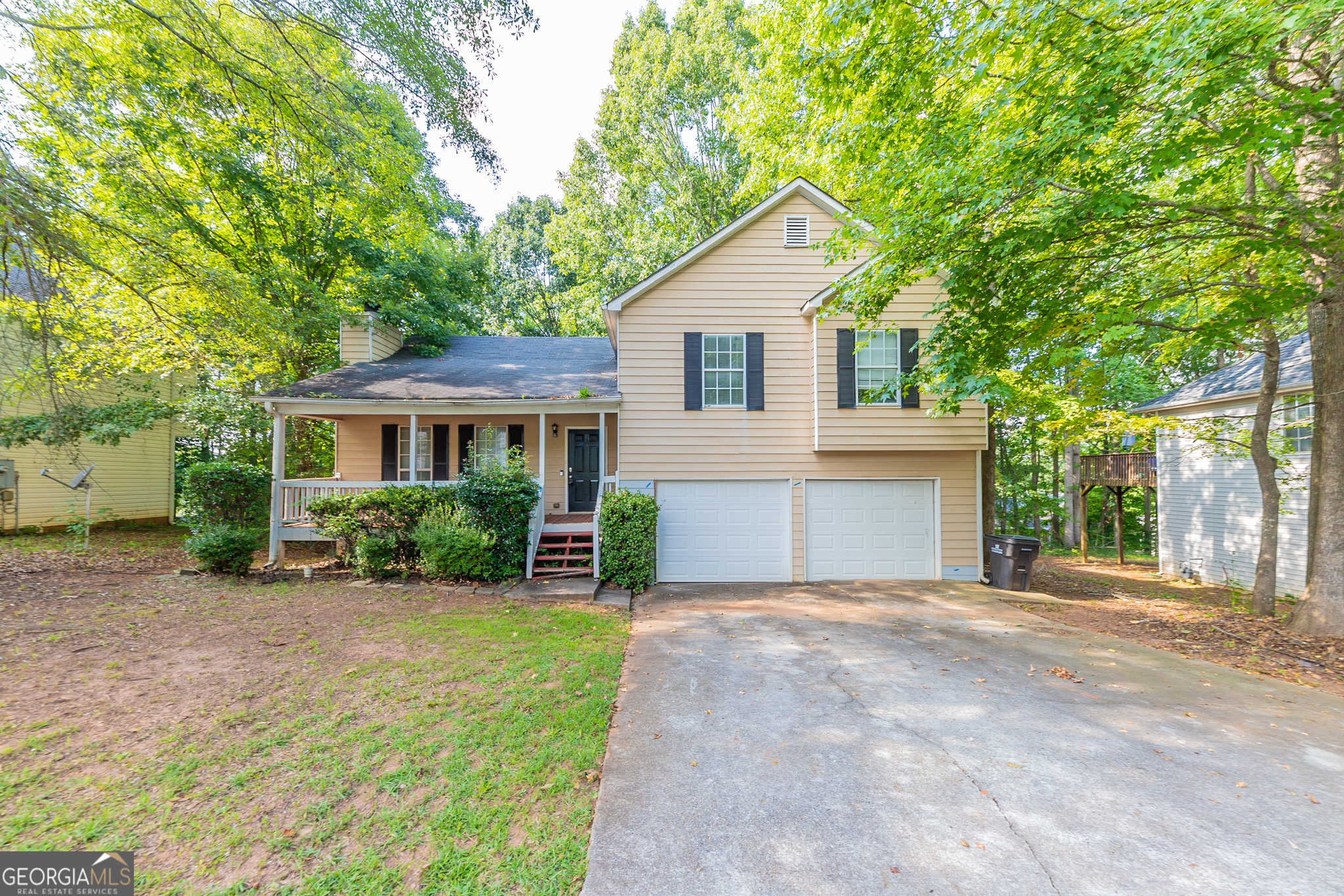 photo 1: 6374 Hillview Lane, Douglasville GA 30134