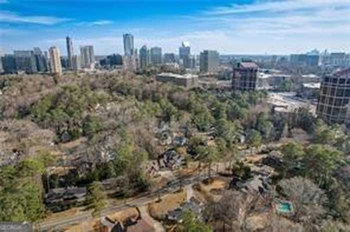 photo 70: 229 Old Ivy Road NE, Atlanta GA 30342