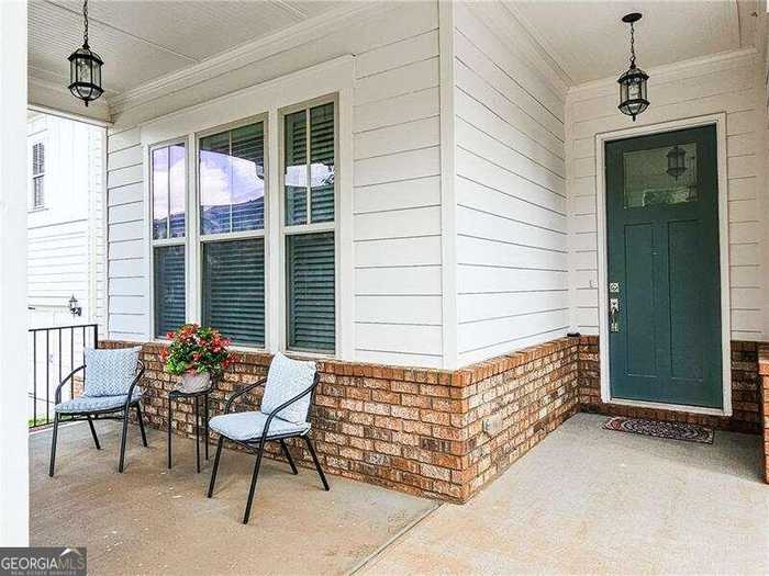 photo 2: 658 Avondale Hills Drive, Decatur GA 30032