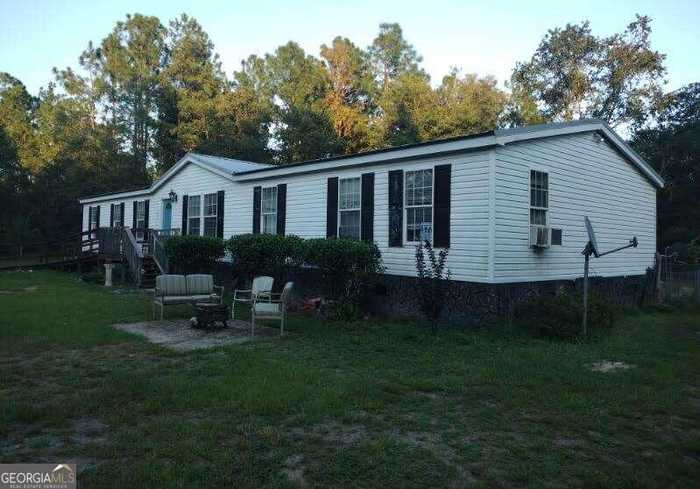 photo 2: 127 Bickley Lane, Hortense GA 31543