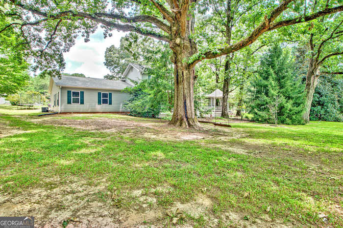 photo 2: 813 Sandy Creek Road, Fayetteville GA 30214