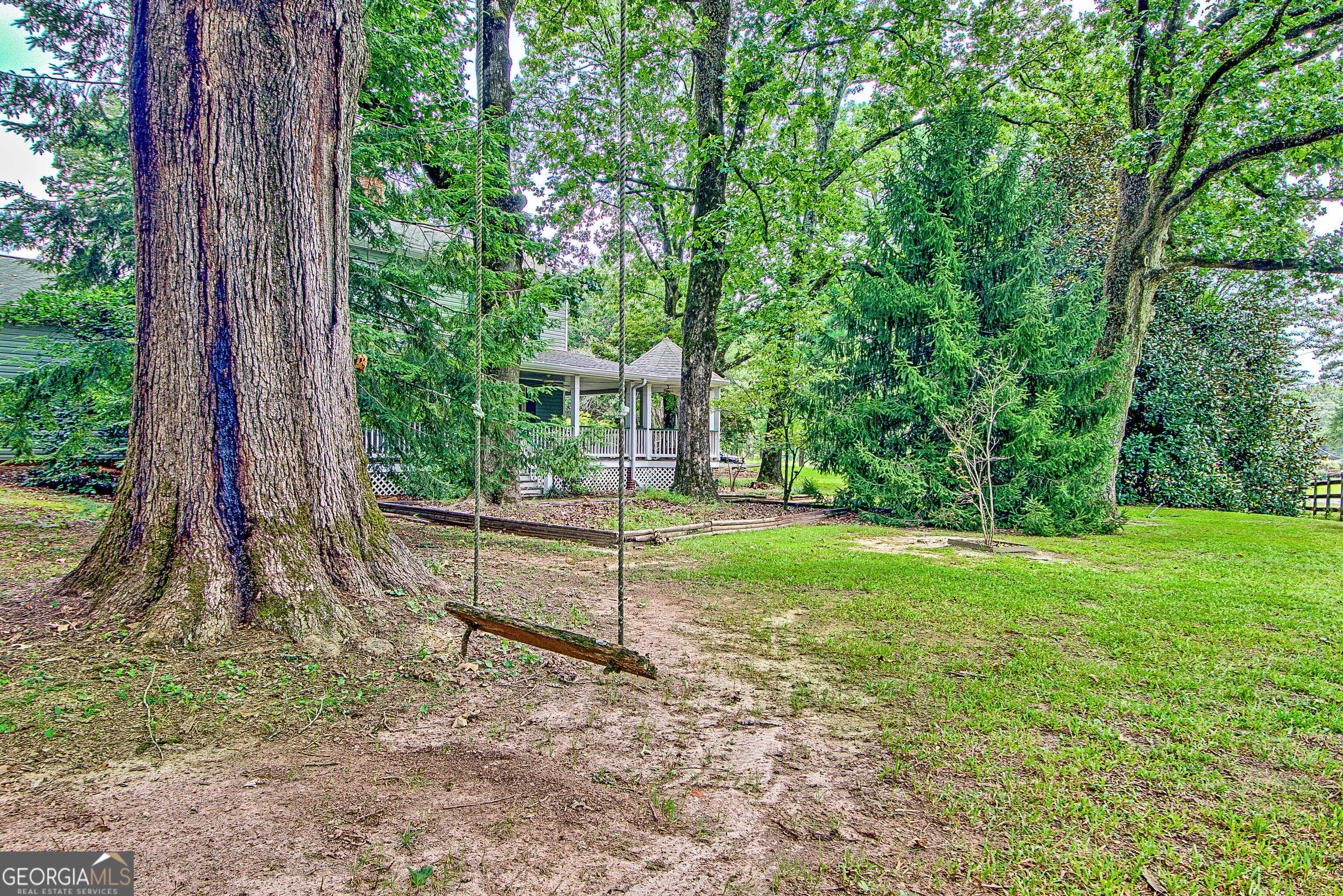 photo 3: 813 Sandy Creek Road, Fayetteville GA 30214