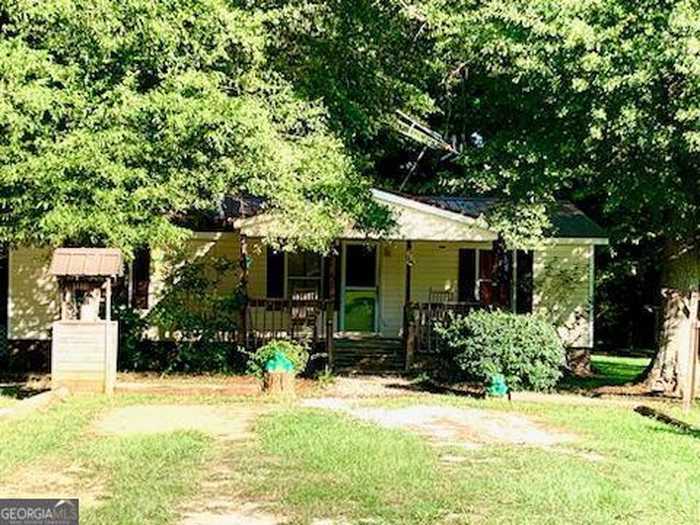 photo 2: 205 Taylor Road, Lexington GA 30648