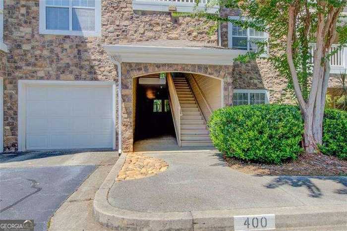 photo 1: 403 Pembrooke Circle Unit 403, Alpharetta GA 30004