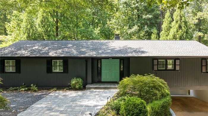 photo 2: 3240 Pinestream Road NW, Atlanta GA 30327