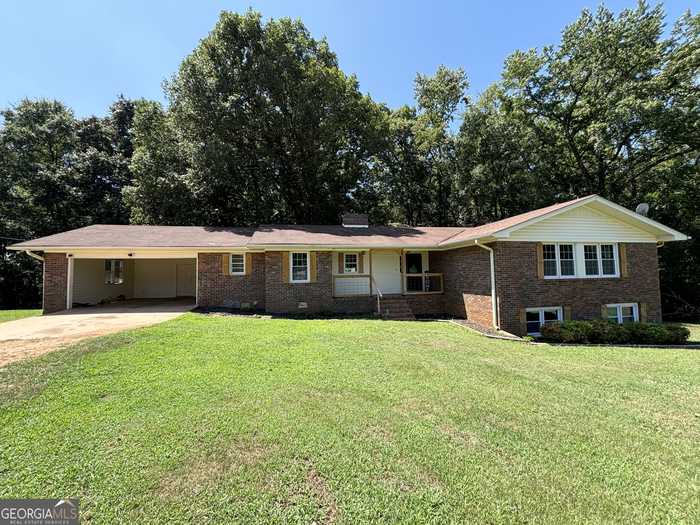 photo 1: 9477 Royston Highway, Royston GA 30662