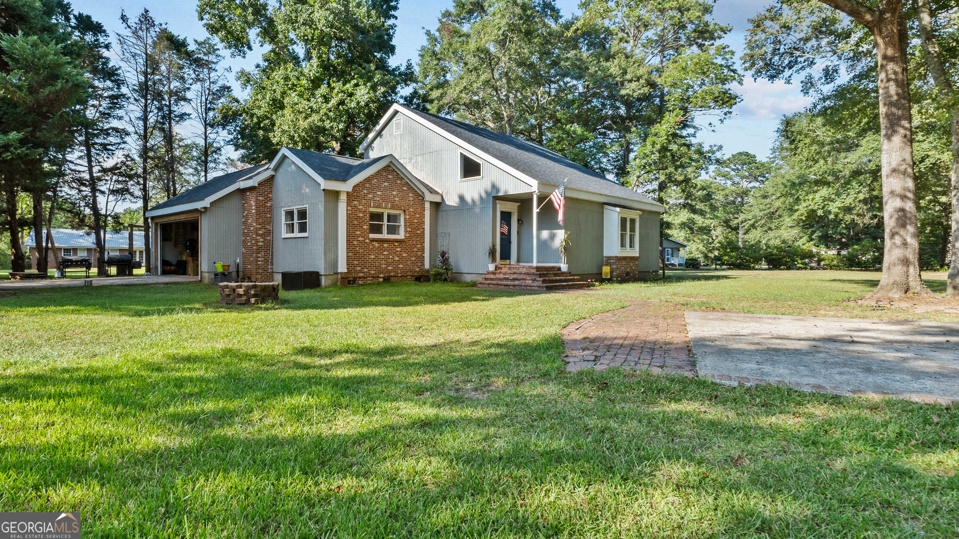 photo 1: 88 Edgewood Drive, Ellaville GA 31806