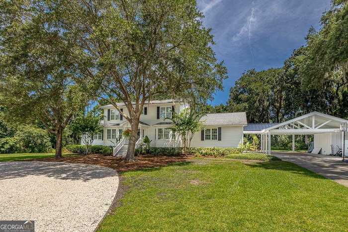 photo 2: 204 Dunbar Drive, St. Simons GA 31522