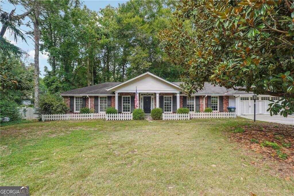 photo 1: 4686 BRINKLEY Lane, Atlanta GA 30342