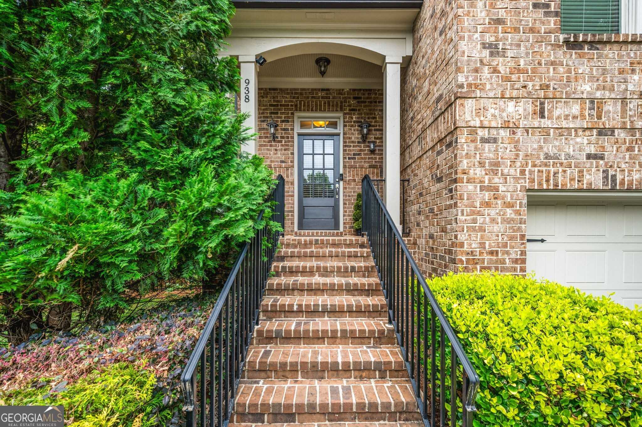 photo 3: 938 Canterbury Lane, Atlanta GA 30324