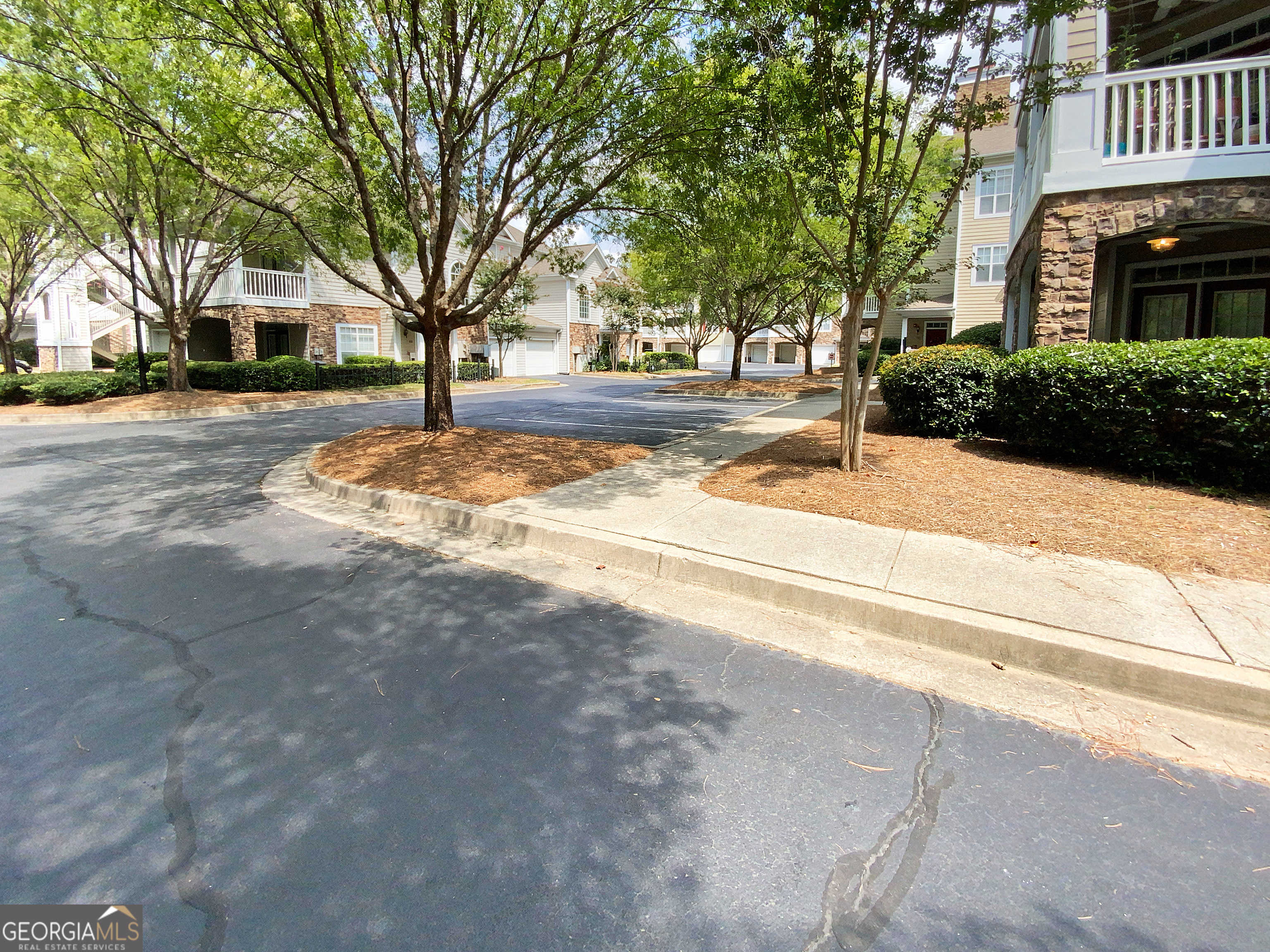 photo 2: 732 Sandringham Drive Unit 732, Alpharetta GA 30004